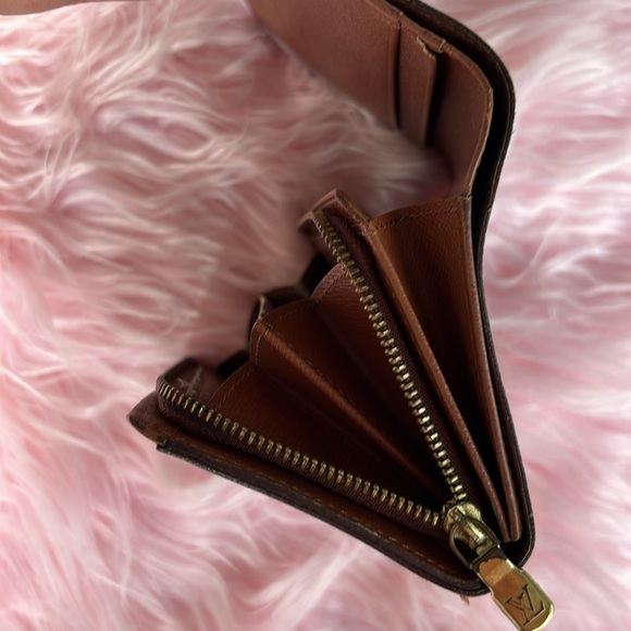 Louis Vuitton Wallet - Picture 9 of 16